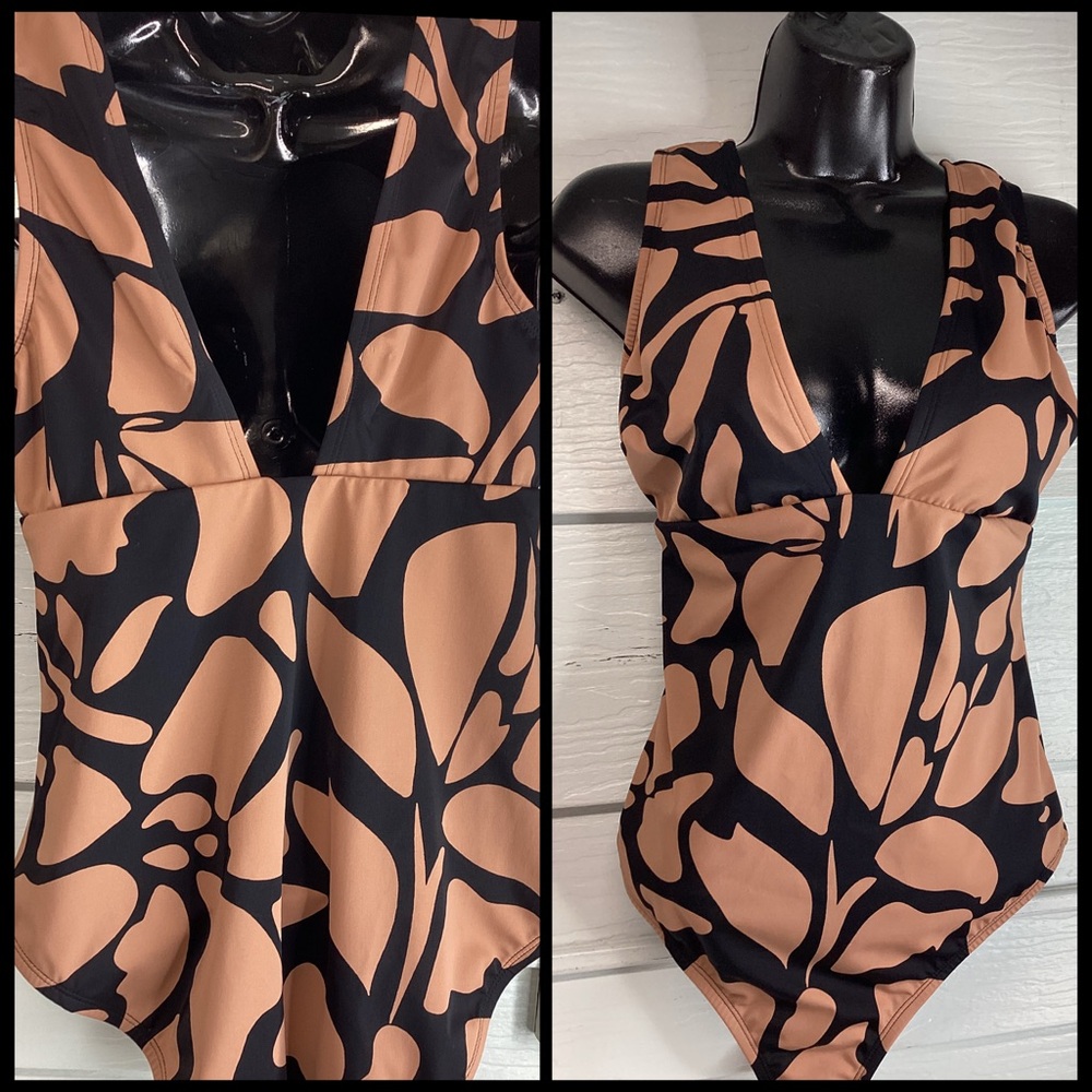 Women’s Black & Nude Patterned One-Piece Swimsuit.46 - Picture 4 of 6